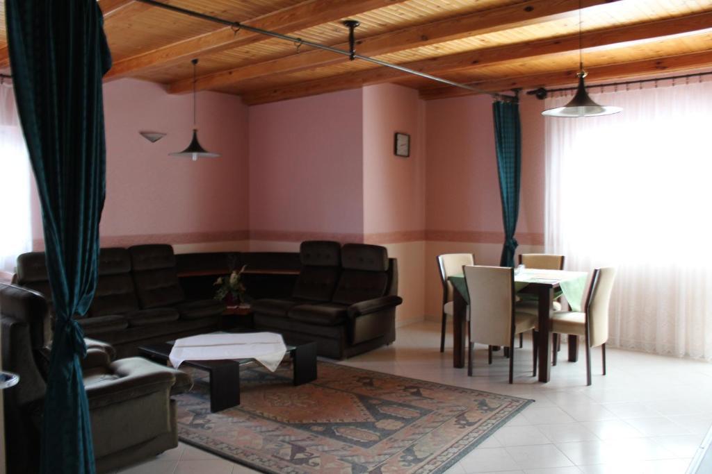 Orwa Apartmanok - Cedrus Koez ซาลาคาโรส ห้อง รูปภาพ